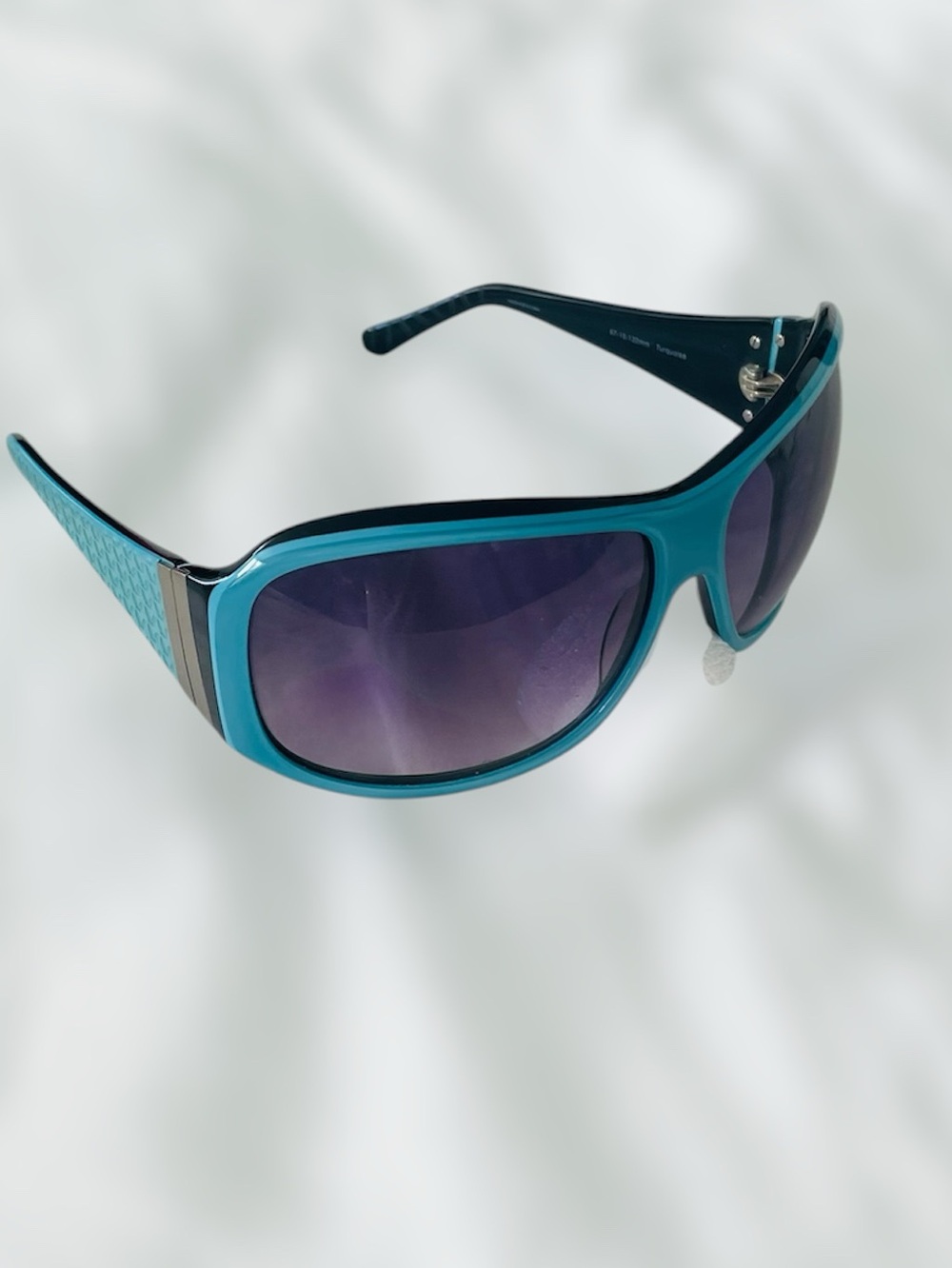VTG Carmen Marc Valvo Marcella Sunglasses Turquoise Blue Frame Mint Condition
